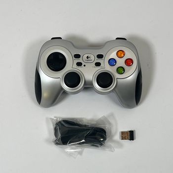 Logitech G F710 Wireless Gamepad - Console Style - Silver