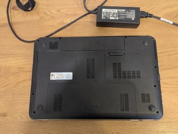 Redeem HP DV9 / 17" / i7 / Radeon / 256GB SSD / 700GB HDD
