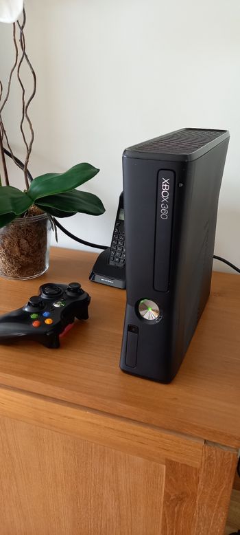 Get Xbox 360 Slim 