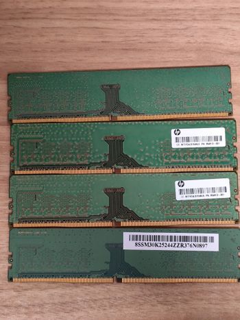 Kingston Savage 32 GB (4 x 8 GB) DDR4-2400 Black PC RAM