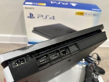 Redeem PS4 Slim žaidimų konsolė