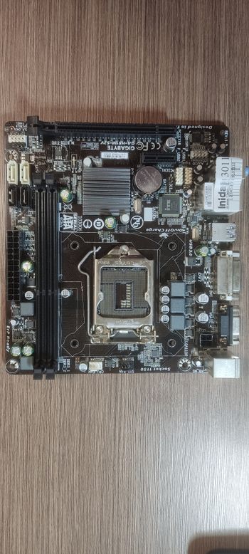 Redeem Gigabyte GA-H81M-DS2V Intel H81 Micro ATX DDR3 LGA1150 1 x PCI-E x16 Slots Motherboard