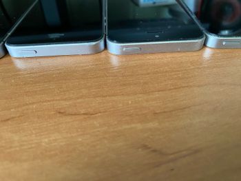 Apple iPhone SE 64GB Space Gray