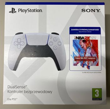 Playstation 5 DualSense pultelis su NBA 22k Bundle