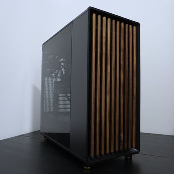 Žaidimų-Darbo PC Ryzen 7 9800X3D X870 WiFi 32GB DDR5 2TB SSD RTX 5080 16GB DDR7