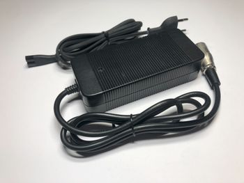 MDA BC292360020 84W 42V 2A XLR Male Head 3pin 18mm Genuine Adapter Charger