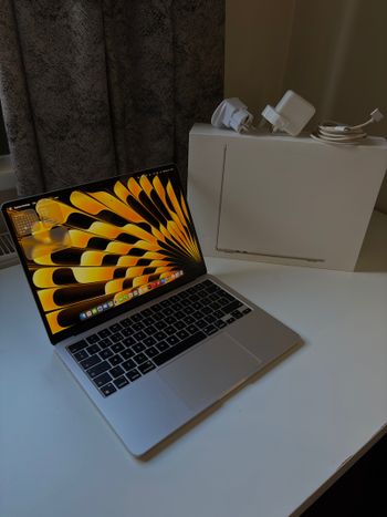 MacBook Air M2 8 GB/256 GB