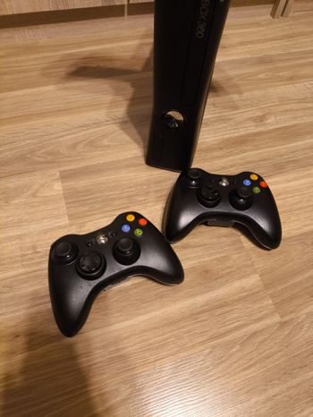 Buy 220 žaidimų 1000GB (1TB) Xbox 360 RGH3 - KINECT + 2 pultai