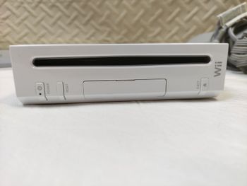 Buy Nintendo Wii BUNDLE!!!