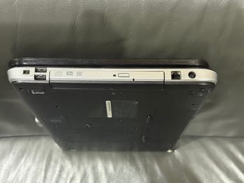 Dell Vostro 1015 15.6 / Intel Core 2 Duo - T6570 / 4 GB DDR2 / 320 GB HDD / Windows 7 Ultimate for sale