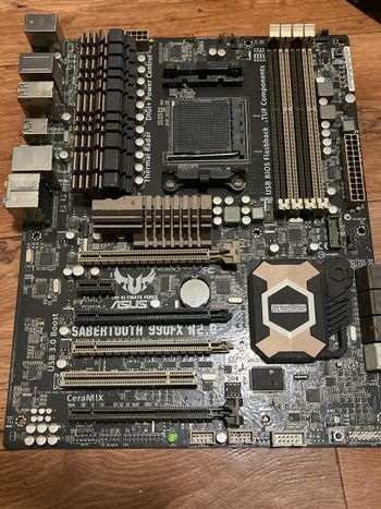 Asus Sabertooth 990FX R2.0 AMD 990FX ATX DDR3 AM3+ 4 x PCI-E x16 Slots Motherboard