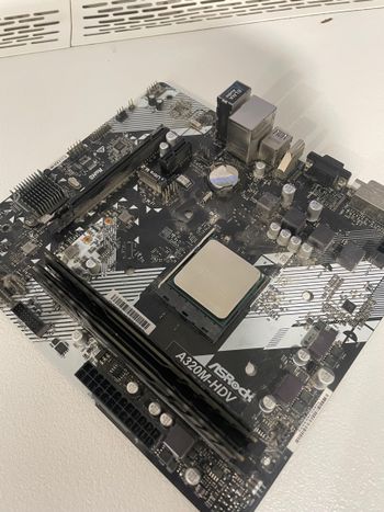 ASRock A320M-HDV AMD A320 Micro ATX DDR4 AM4 1 x PCI-E x16 Slots Motherboard