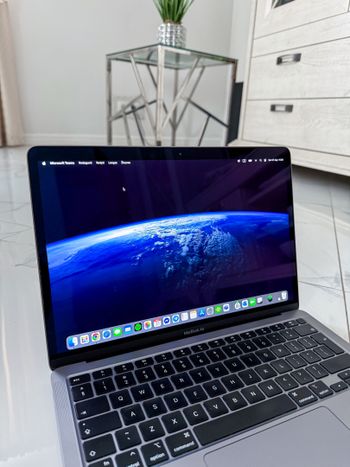 Pirkti Macbook Air M1 / 8GB / 256 GB