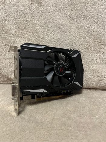 ASRock Radeon RX 550 - 512 2 GB 1183 Mhz PCIe x16 GPU