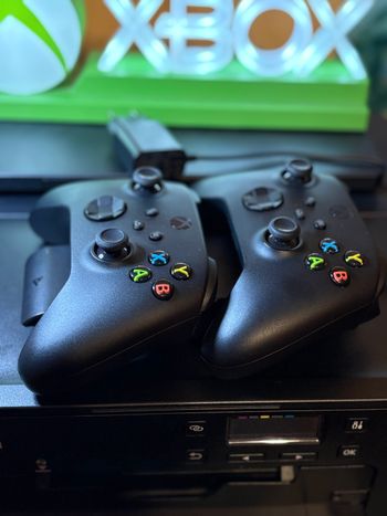 2x Xbox Series pultai