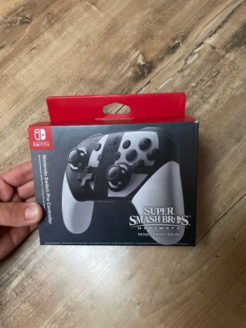 Nintendo Super Smash Bros. Ultimate Edition Pro Controller - Switch
