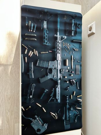 Klaviatūros ir pelės kilimėlis “ginklas”