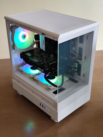 NAUJAI SURINKTAS I5-4570/16GB RAM/128GB SSD/750GB HDD/Sapphire RX 570 8 GB Nitro