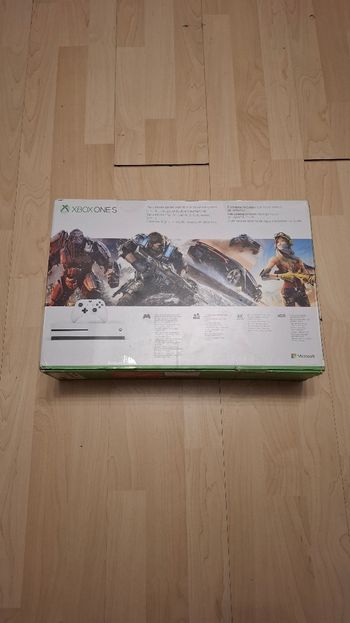 Xbox One S + Robot White Pultelis