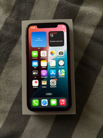 Apple iPhone XR 128GB Red
