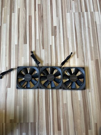 NZXT FN V2 120 mm Black / White Single PC Case Fan
