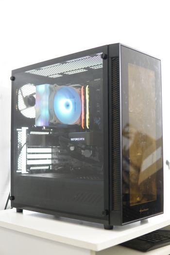 **r7-5800x Rtx 3080 Ti** žaidimų kompiuteris