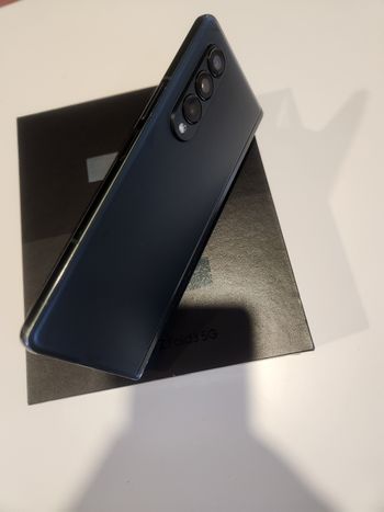 Samsung galaxy Z fold 3 5g