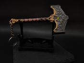 God Of War Thor Hammer Mjölnir pakabukas su stovu