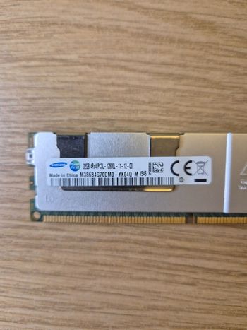 Samsung 32 gb ddr3‑1600 ecc lrdimm cl11 (m386b4g70dm0‑yk04)