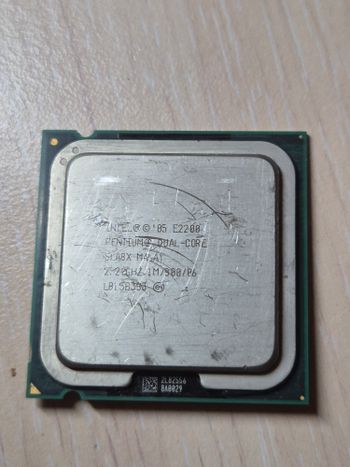 Intel Pentium E2200 2.2 GHz LGA775 Dual-Core CPU