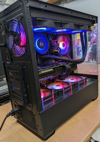 Ryzen 7 7800X3D/64GB DDR5/1TB+512GB SSD/RTX5080 16GB