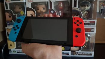 Nintendo Switch V2, 32GB, Neon