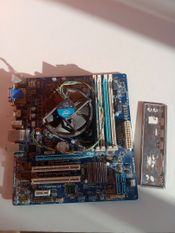 Gigabyte GA-H67MA-D2H Intel H67 Micro ATX DDR3 LGA1155 2 x PCI-E x16 Slots Motherboard