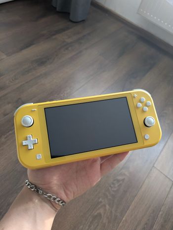 Nintendo Switch Lite, Yellow, 32GB