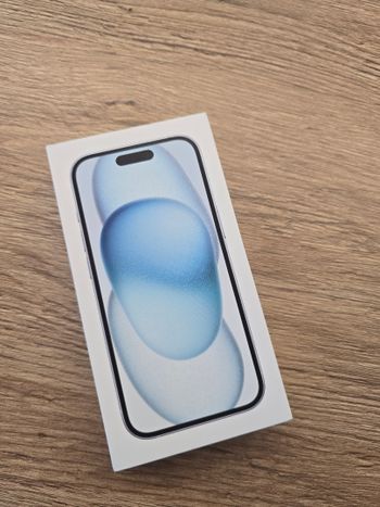 iPhone 15 dėžutė