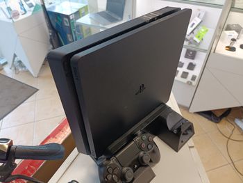 Playstation 4 Slim konsolė