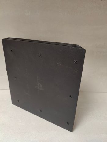 PS4 atristas PlayStation 4 Pro, Black, 1TB, 9.00, du pultai, su žaidimais for sale