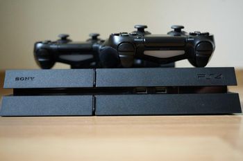 PlayStation 4, Black, 1TB