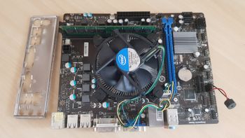MSI H61M-P20 (G3) Intel H61 Micro ATX DDR3 LGA1155 1 x PCI-E x16 Slots Motherboard