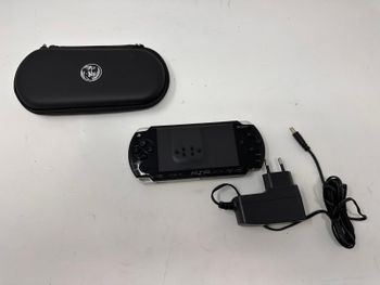 Sony PSP 2000 128GB juodas Piano Black yra paskyra su 160 žaidimų