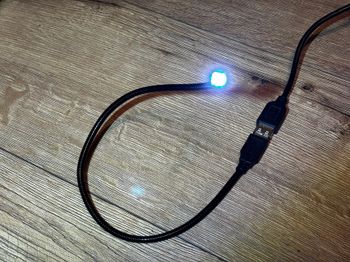 USB šviestuvas skaitymui