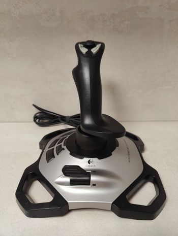 Logitech 3D extreme pro vairalazde.