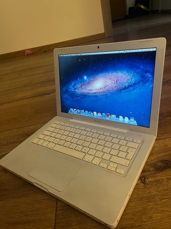 Macbook 13-inch, Early 2008