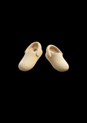 Fortnite - Crocs Classic Cozzzy Slipper 'Wheat' Shoes (DLC) Epic Games Key GLOBAL