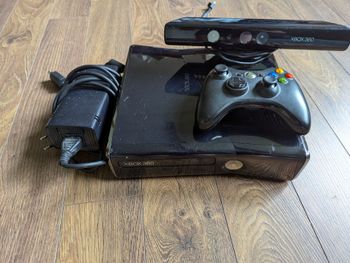 Pilnas Xbox 360 S Komplektas