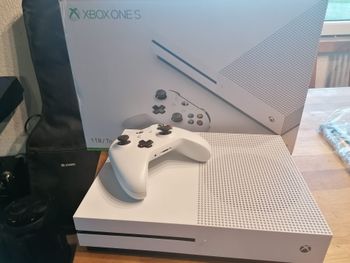 Xbox One S, 1TB, žaidimai FARCRY 6 ir kiti