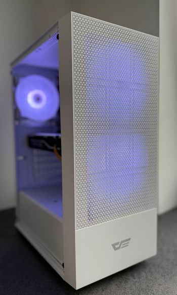 Naujai surinktas žaidimų kompiuteris i7/RX 580 8GB/16GB RGB!!