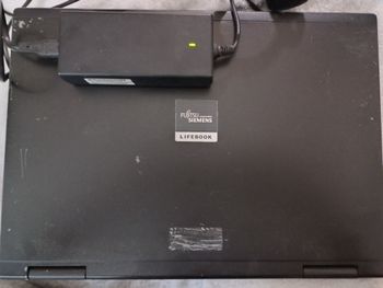 Fujitsu Siemens Lifebook E8410 su pakrovėju