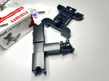 Trust 18639-02 Universal Car Headrest Tablet Mount (New, Open Box)