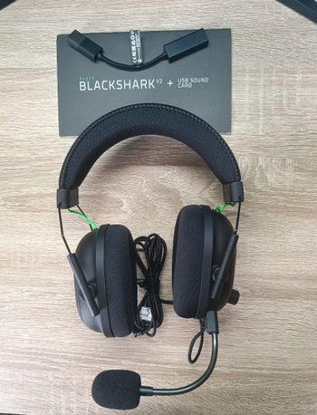 Razer BLACKSHARK V2 +USB SOUND CARD AUSINĖS